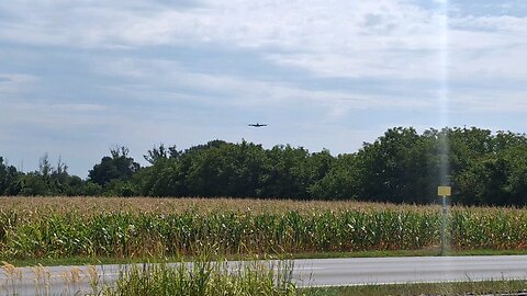 Emirates A380 landing again at sunny Vienna Airport🙂