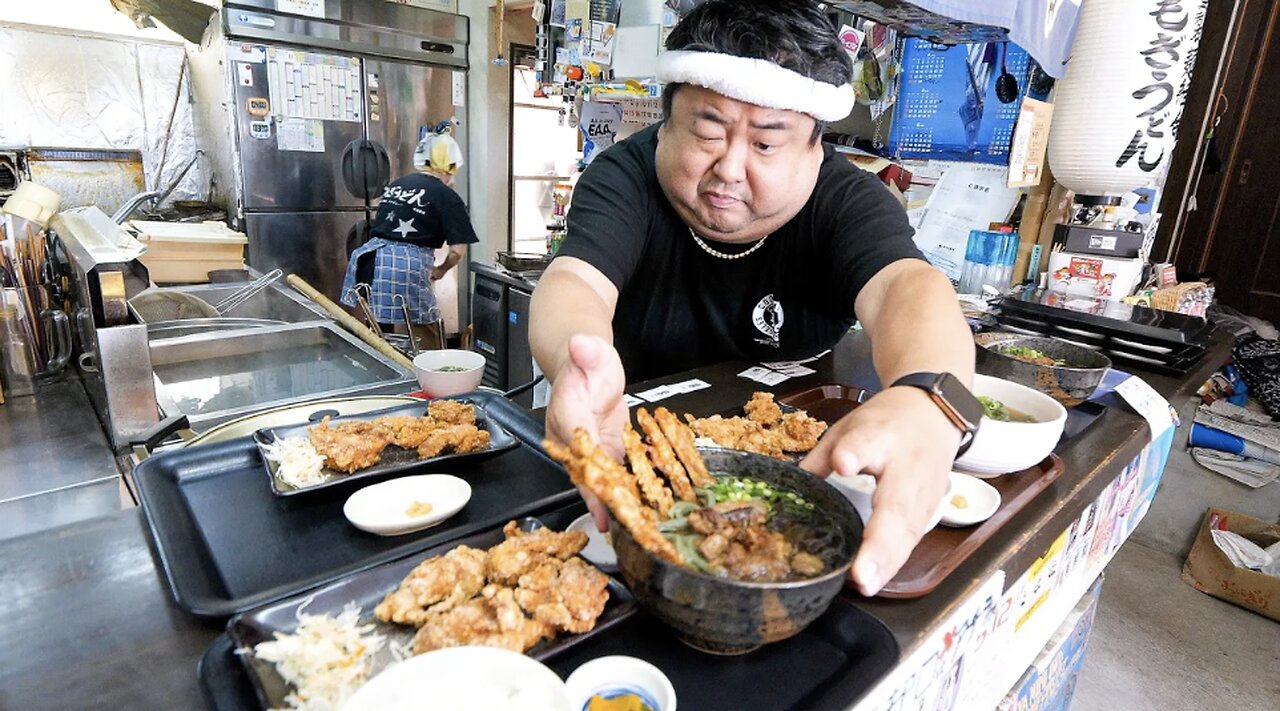 田舎にポツンと激シブ大衆うどん。ロードサイドうどん屋の仲良し親子に密着。