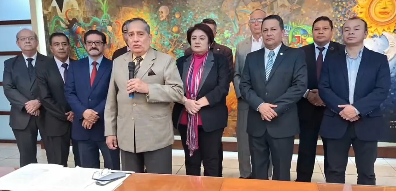 Asociaciones pro-Guatemala, hacen visita de apoyo al Ministerio Público