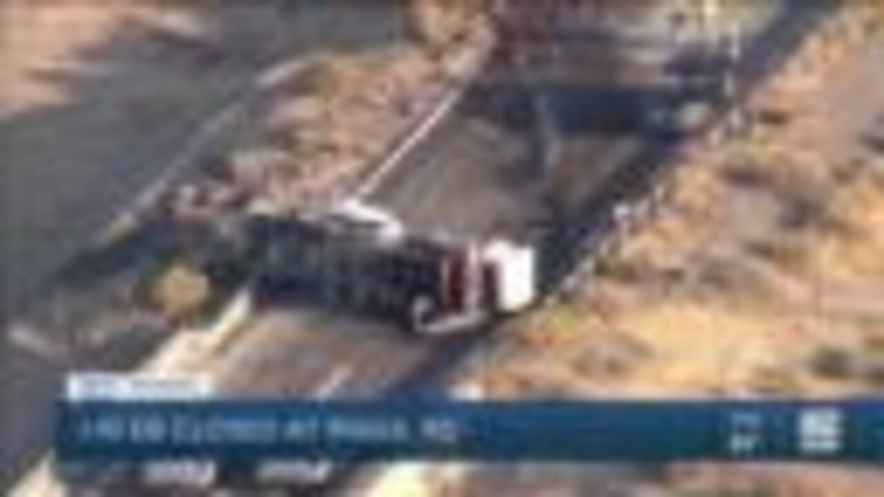 Rollover shuts down I-10 EB south of the Valley