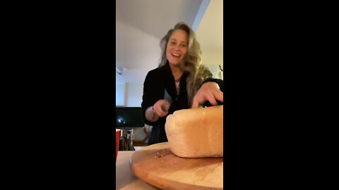 Home 🏡 made 🍞 In the Healing Home 🏡❤️🇨🇦☕️🍞🥖🍕