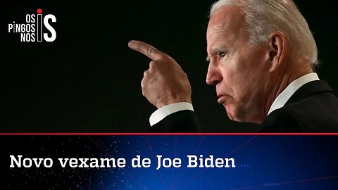 Biden passa vergonha e aperta a mão de...ninguém!