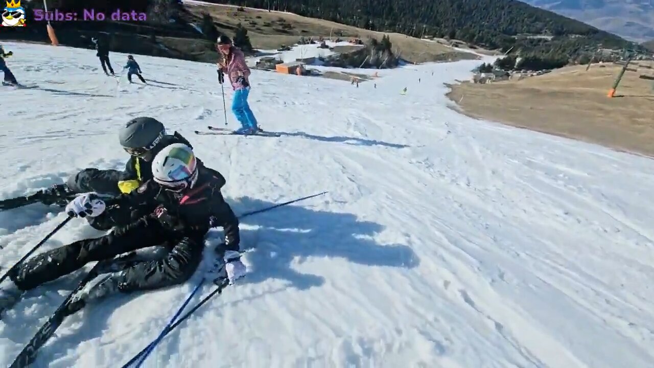 Streamer gets SLAMMED while trying to learn how to ski. 💀