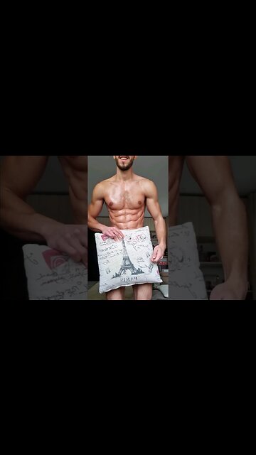 SURPRISE behind my Pillow 😮