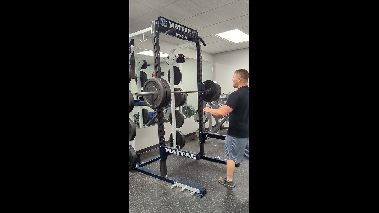 strict shoulder press