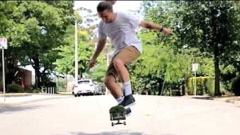 Como saltar à corda com um skate!