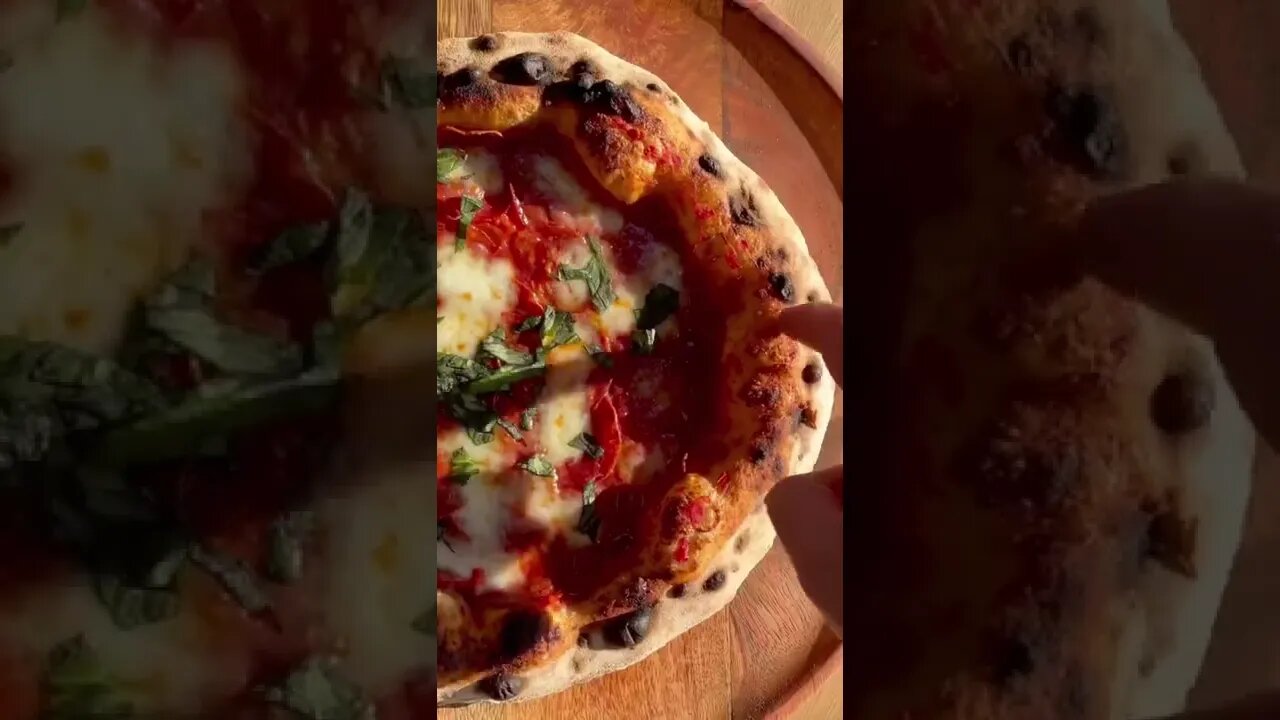 Puff or crunch? What crust do you like better? | @doughballdisco on IG 🍕🇺🇸 #shorts #pizza