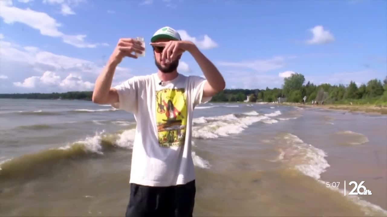 Bacteria traffic lights help to report beach water quality in Door County