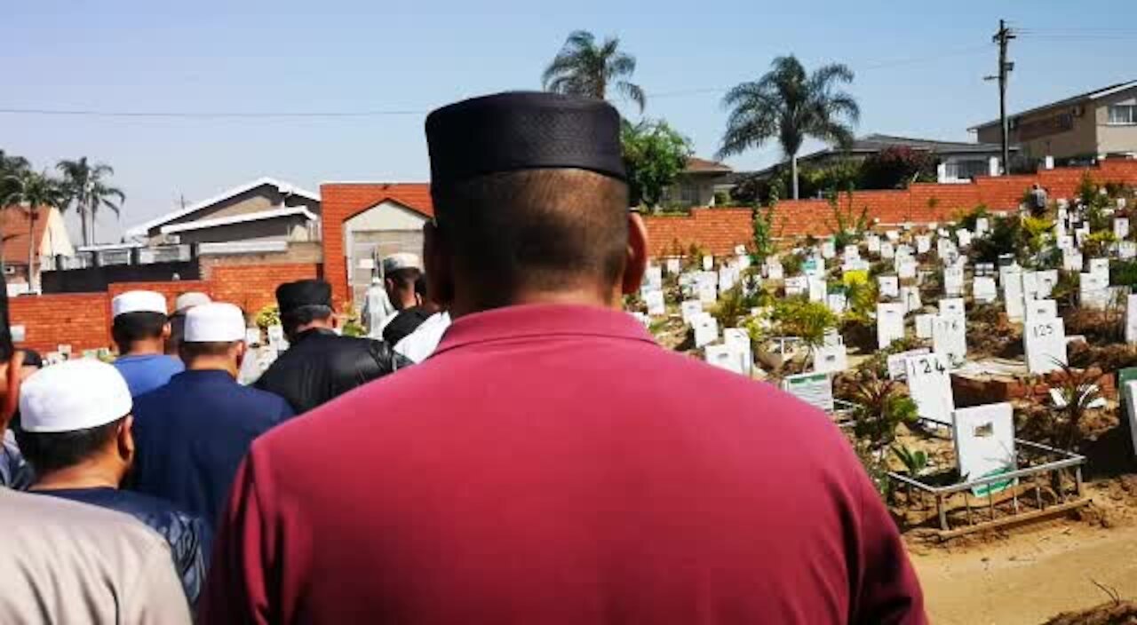 SOUTH AFRICA - Durban - Funeral of veteran journalist Farook Khan (Videos) (Ago)