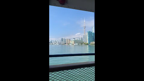 Ferry ride to Toronto’s island ⛴ 🇨🇦