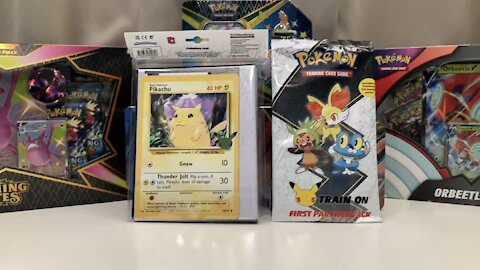 Pokémon 25th Anniversary First Partner Pack Opening