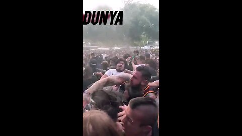 Painful Stagedive In Slow Motion USA