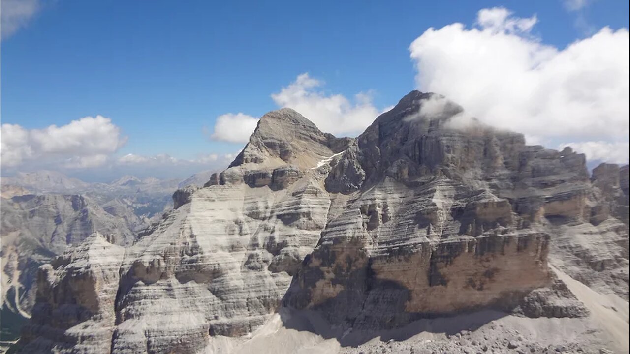 Are the Dolomites Suitable for both Experienced and Beginner Hikers?