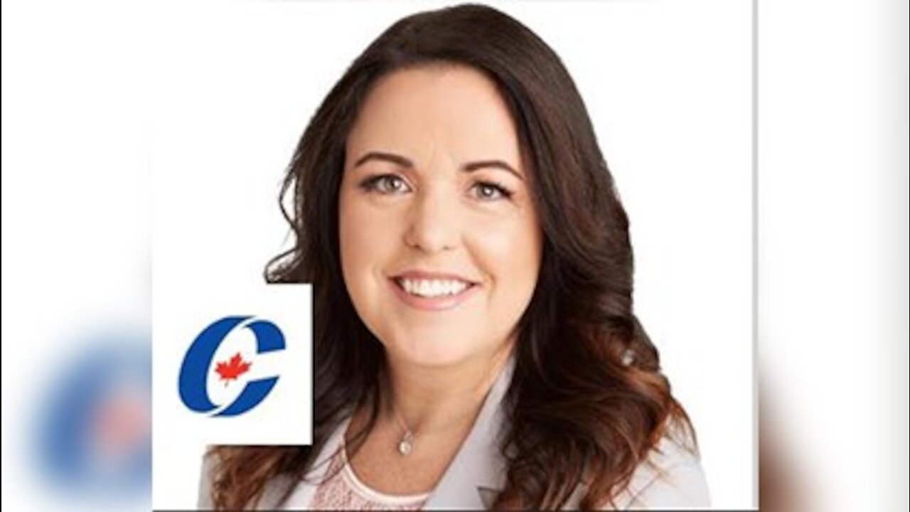 Ludique Karen Cox sous un autre jour