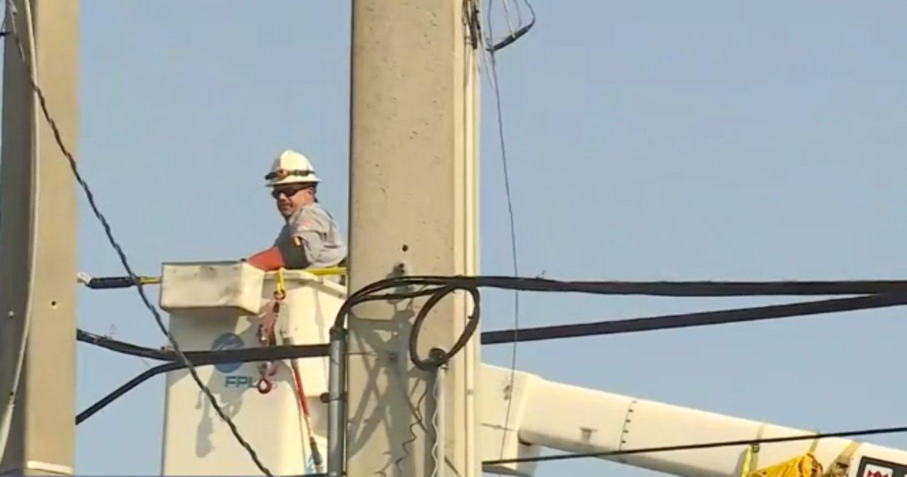 Strong storms causing power outages in Palm Beach County