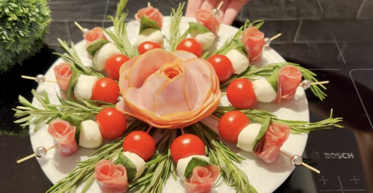 APPETIZER PLATE for your guests! A beautiful way to serve cheeses and meats for a holiday!