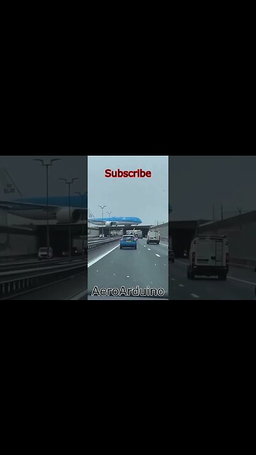 Giant #B787 KLM Crossing The Main Road Over Passing Cars #Aviation #AeroArduino