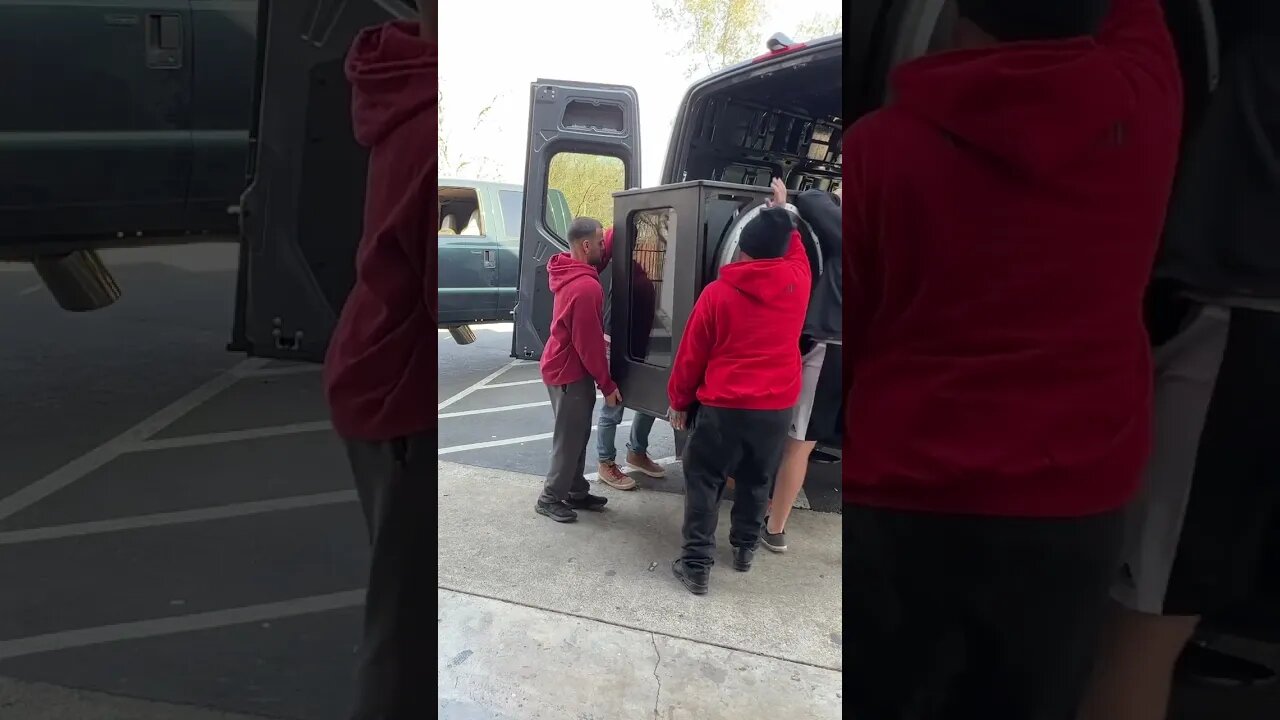 how to load a massive box with a 33” subwoofer 🔊 into a van 💪🏽