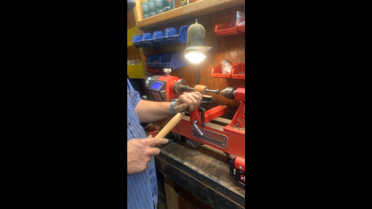 Turning wood on the lathe