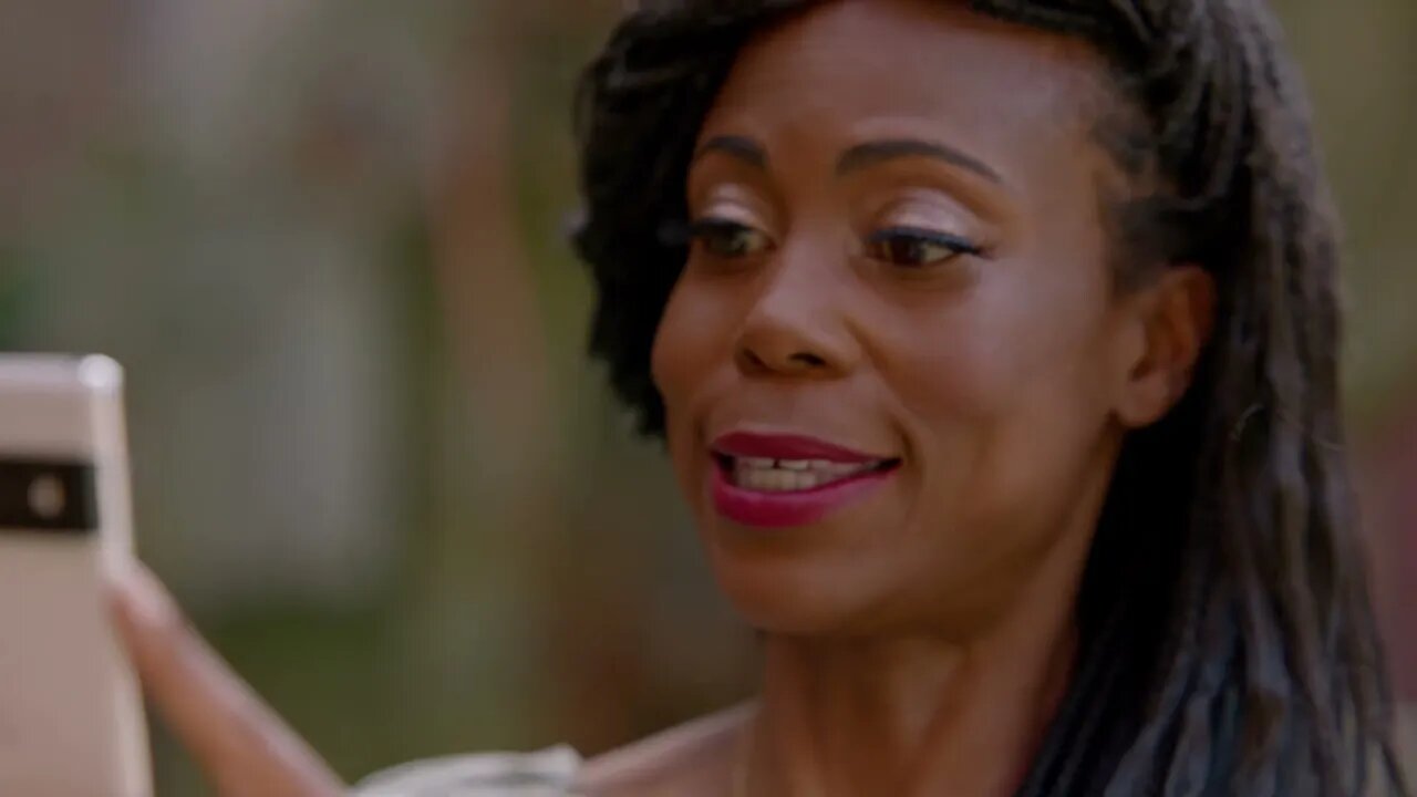 In Depth Magic Eraser Demo - Pixel 6 Launch