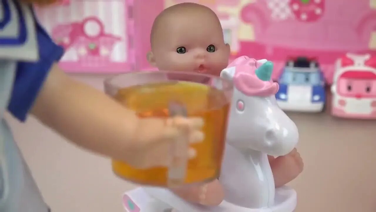 Fruit juice making and baby doll kitchen play house