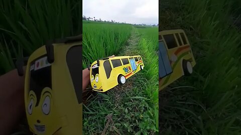 Menemukan Mainan Bus Lani Besar #tayo #bustayo #menemukanbuslani #buslani #mainanbustayo #tayobesar