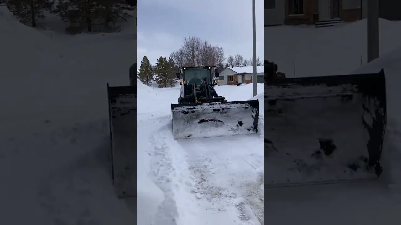 My friend swung by to clear my driveway, thank you Brad!!! #shorts