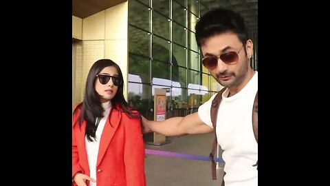 Amrita Rao And Rj Anmol Flying To Delhi For A Fashion Show