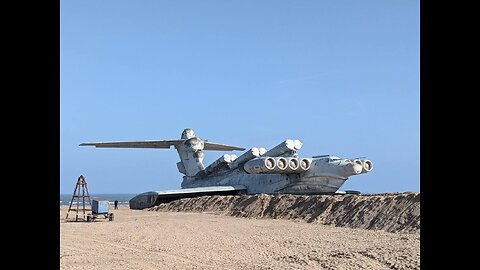 One of the readers of the Avia News channel shared photographs of the Project 903 Lun ekranoplane