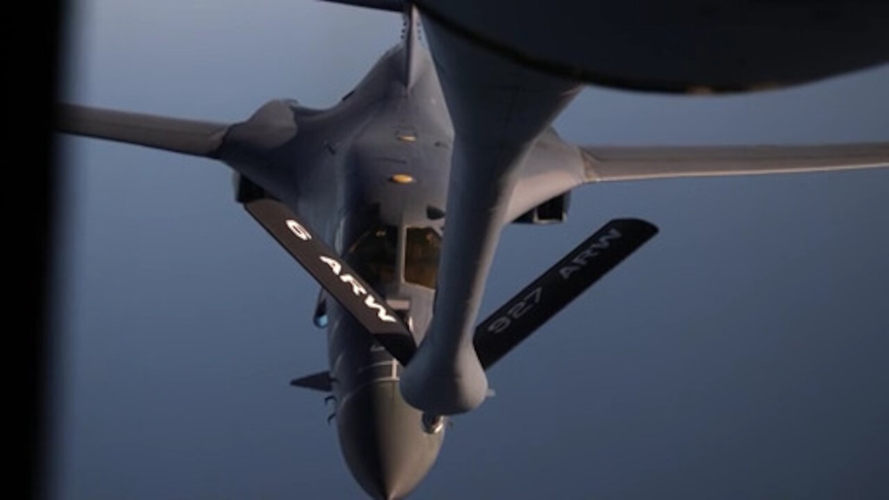 6 ARW refuels B-1B Lancer