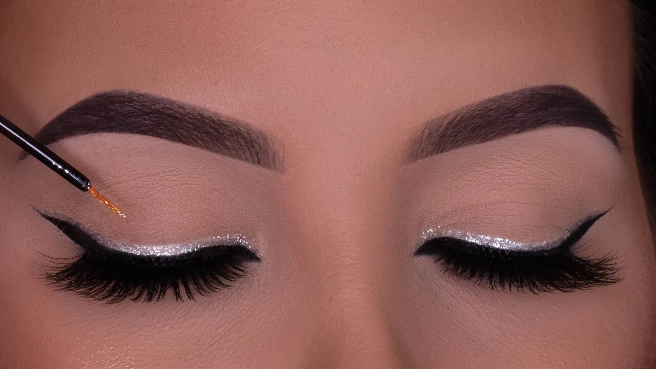 EASY New Years Eve Metal Glitter Eye Look Tutorial