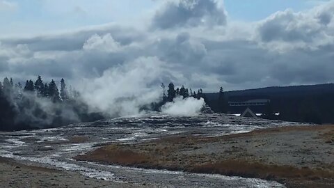 Old Faithful about to erupt