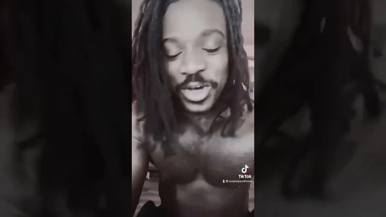 @NLE CHOPPA got these heaux’s weak in the knees stand up! 👑