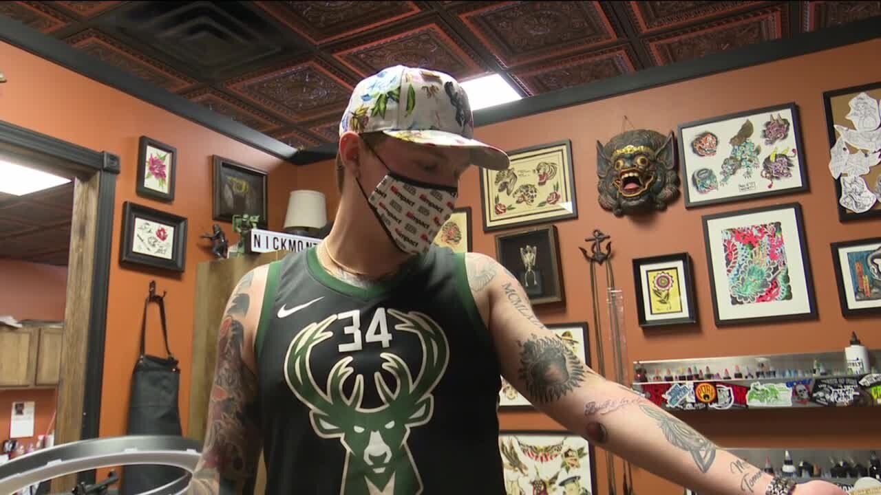 De Pere man gets 'Bucks in Six' tattoo to celebrate the NBA Championship