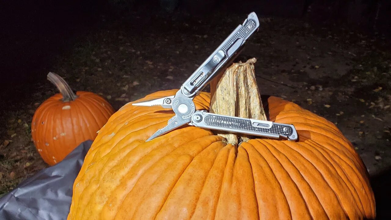 🎃 Carving A Pumpkin With A Leatherman. Deep South Afterdark