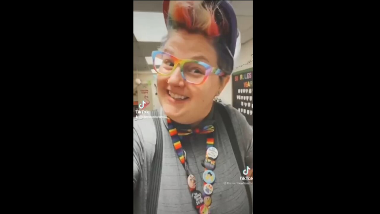 Hi, I´m your new teacher...