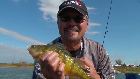 MidWest Outdoors Show 1623 South Dakota Perch with the Skinzit Crew