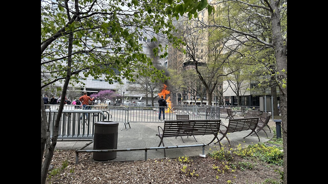 A PROTESTOR SET HIMSELF ON FIRE IN NEW YORK OUTSIDE TRUMP’S TRIAL!!