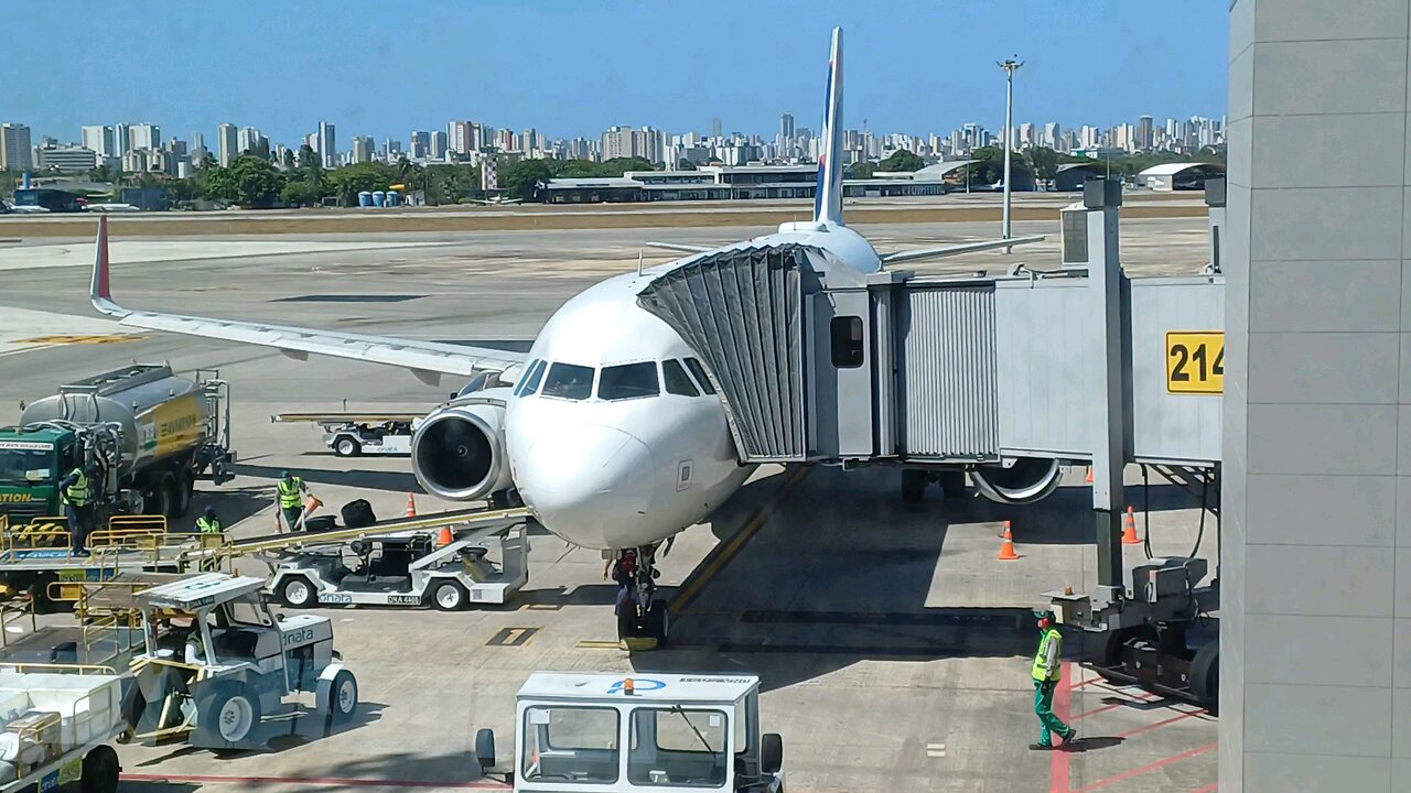 Airbus A321 PT-MXL in Fortaleza