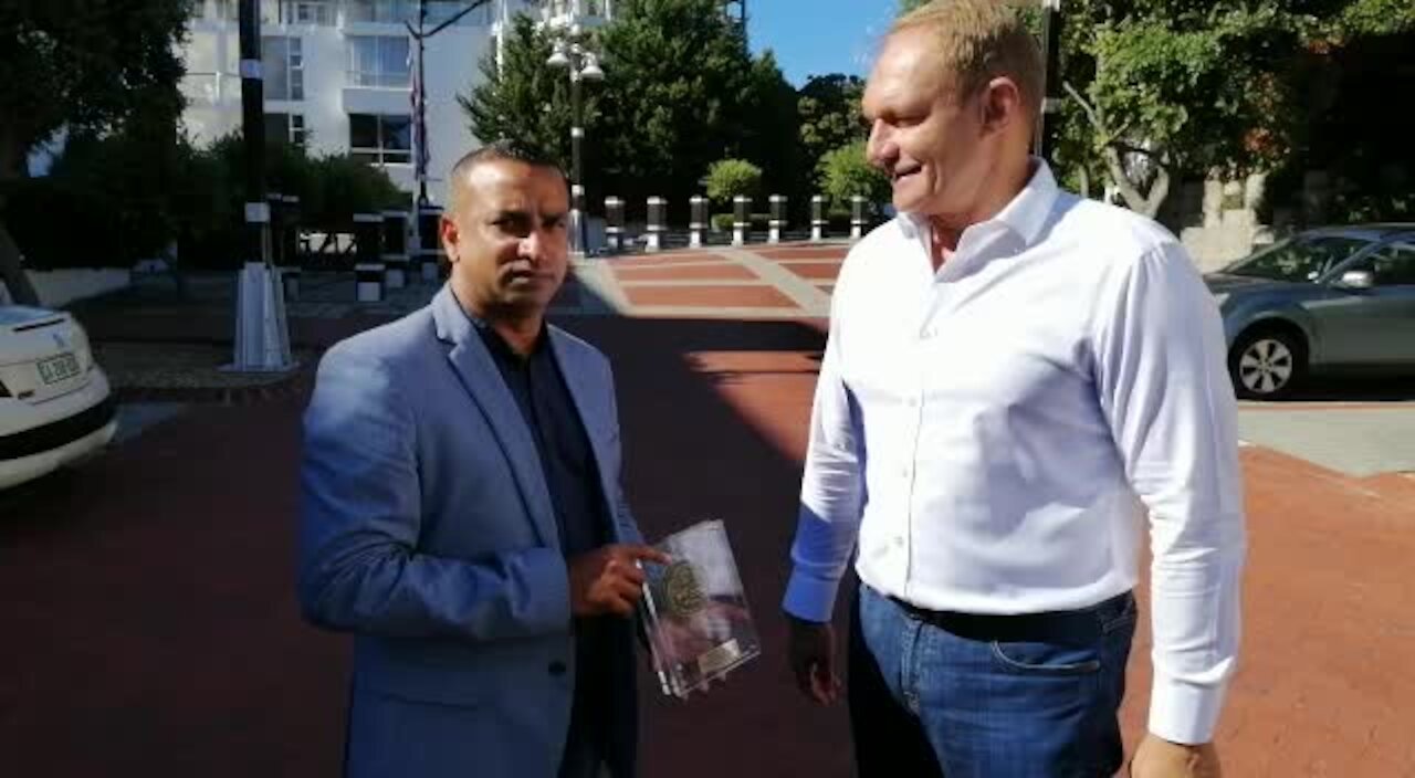 SOUTH AFRICA - Cape Town - Francois Pienaar gets Rand Show Award (Video) (PKB)