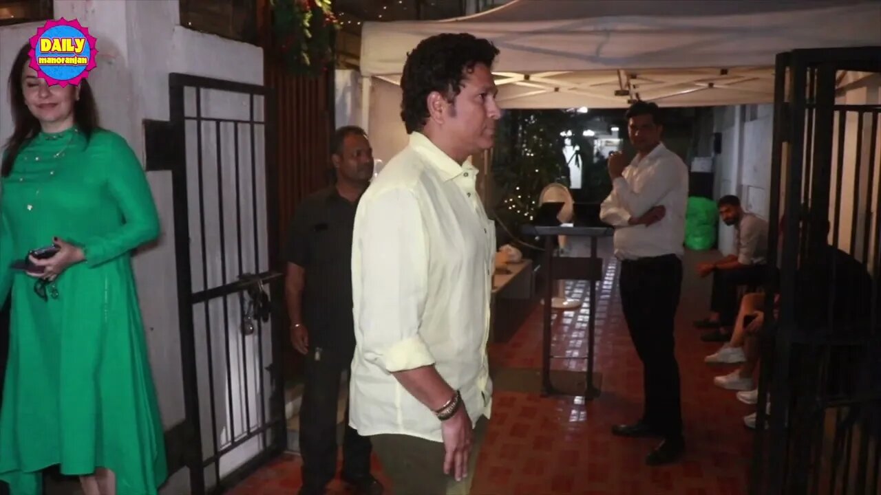 Sachin Tendulkar With Anjali & Sara Tendulkar Spotted At Izumi Restaurant In Bandra