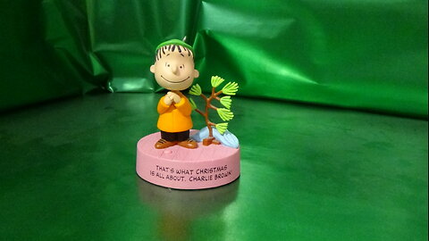 Linus Christmas Peanuts Ornament