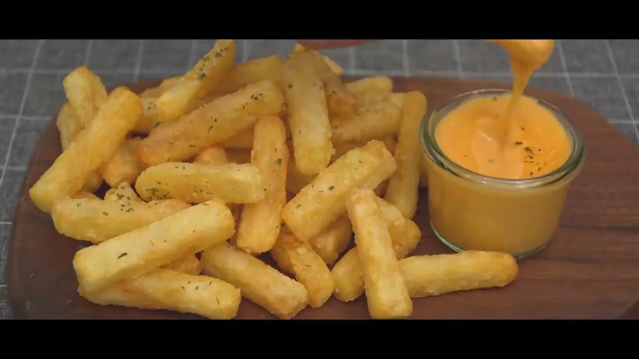 Crispy French Fries & Cheese Sauce 2