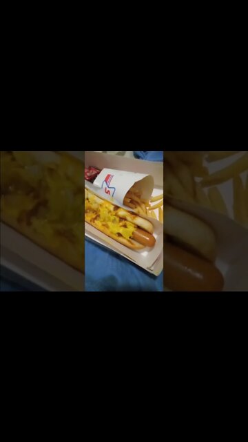 Longest glizzy #glizzy #hotdog #sandwiches #sandwich #sandwichrecipe #chili #chill #eating #sonic