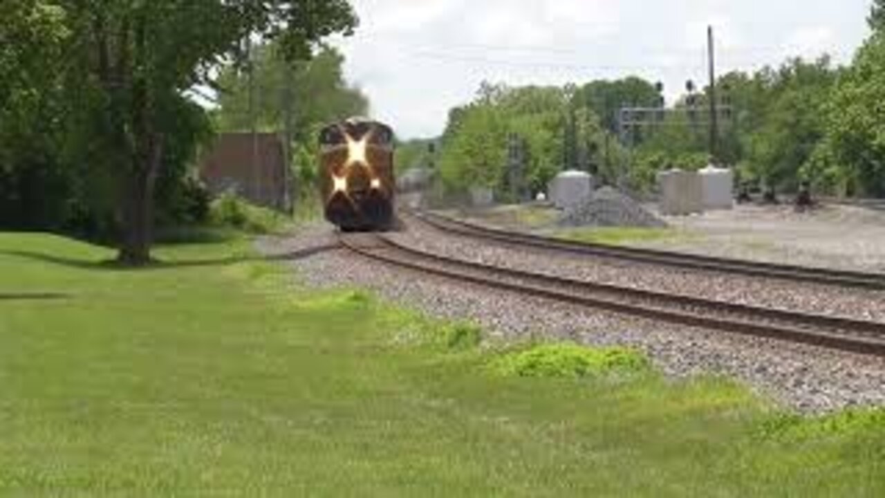 CSX I010 Intermodal Train From Berea, Ohio May 28, 2022