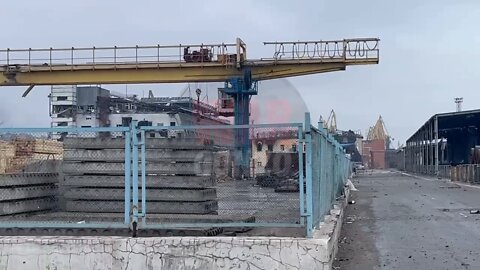 The first video from the seaport of Mariupol