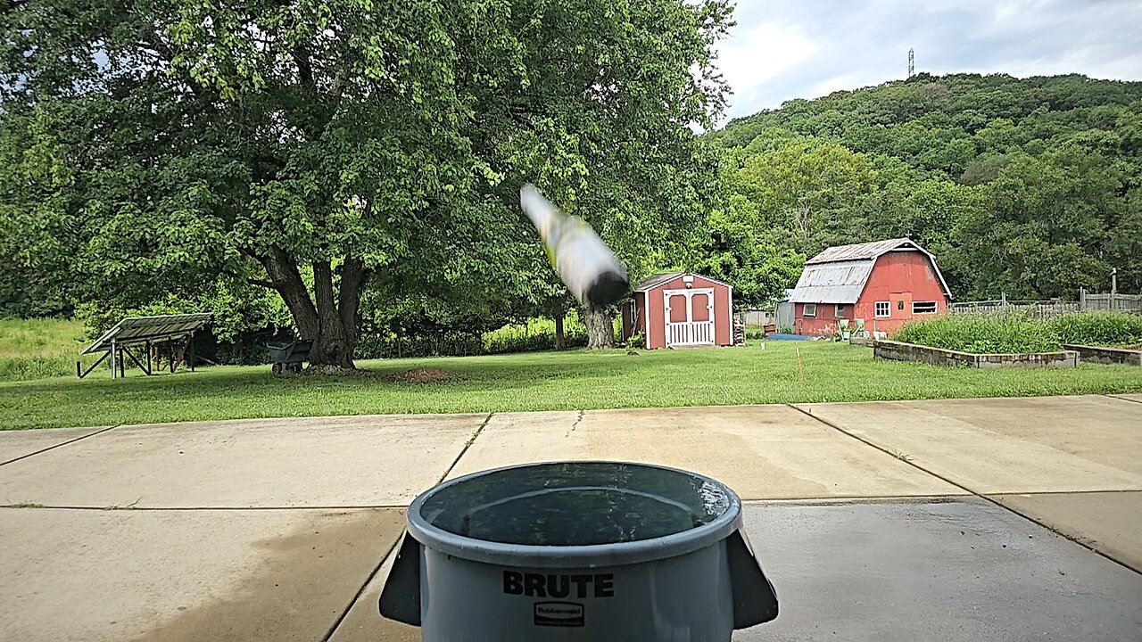 Slow Motion Sparkling Cider Drop / Splash