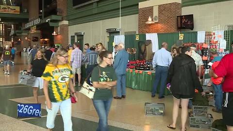 Families enjoying Fall Sports and Outdoors Show at Lambeau Field