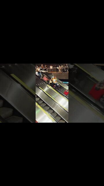 Lionel Groulx métro crowd #montrealtourism #traintravel #viralvideo #travel #montreal