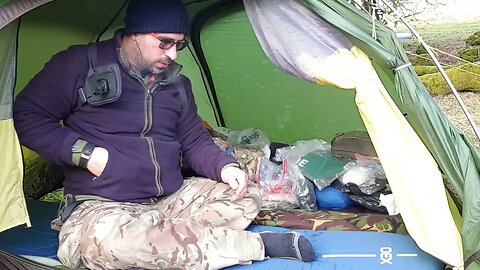 Packing away the OEX Traverse 5.0 pad . Reddacleave campsite Dartmoor 25th March 2023